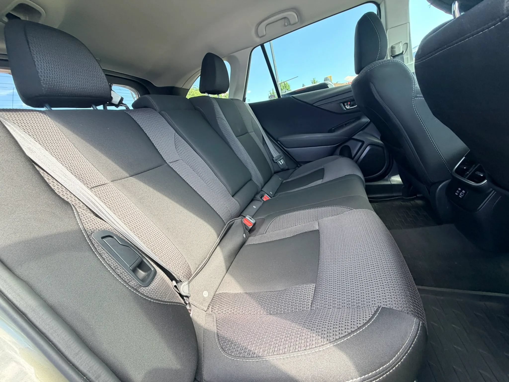 Used 2023 Subaru Outback Premium AWD/4WD image 22