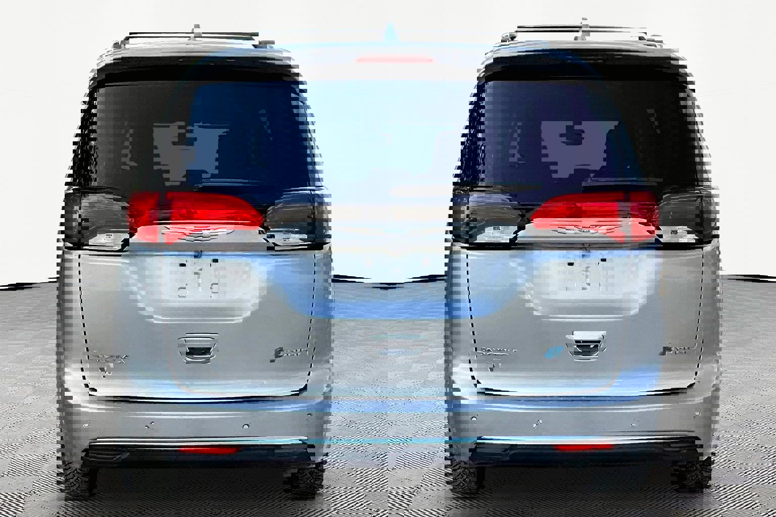 Used 2018 Chrysler Pacifica Touring-L image 5