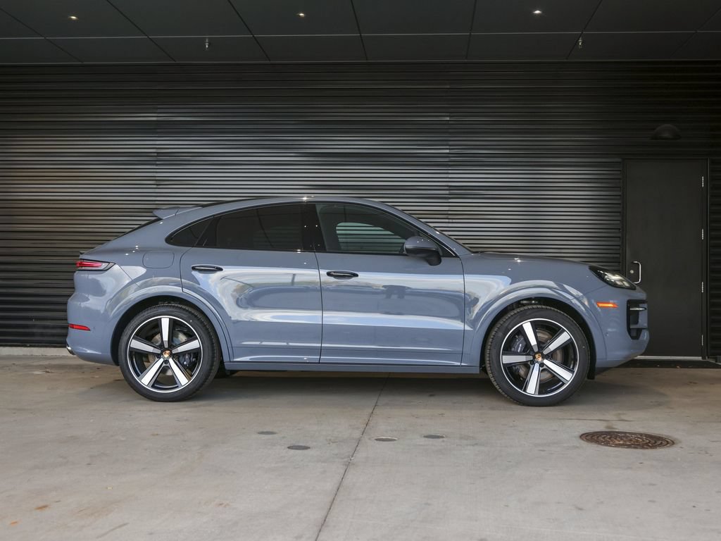 New 2026 Porsche Cayenne Coupe AWD/4WD image 8