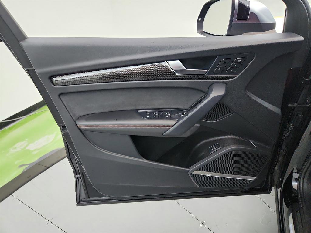 Used 2022 Audi SQ5 Prestige w/ Prestige Package image 24
