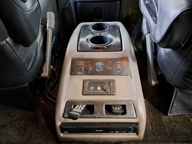 Used 2015 Chevrolet Express 2500 RWD image 23