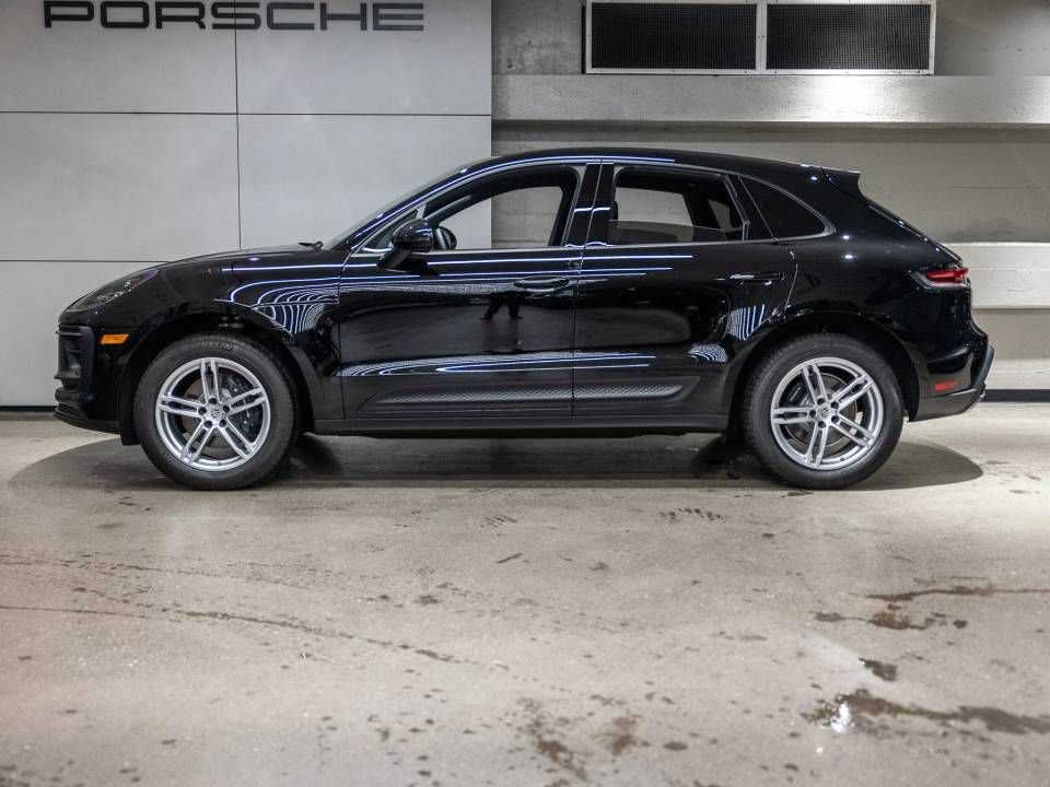 Certified 2026 Porsche Macan AWD/4WD image 2