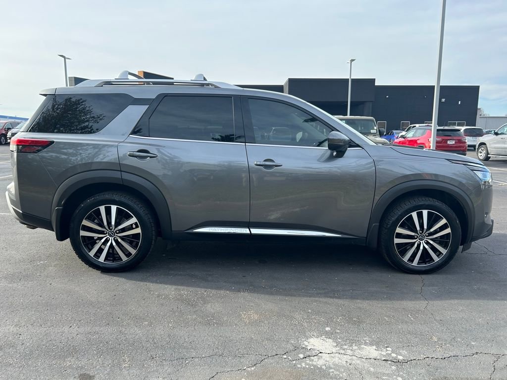 Used 2024 Nissan Pathfinder Platinum w/ Cargo Package image 8