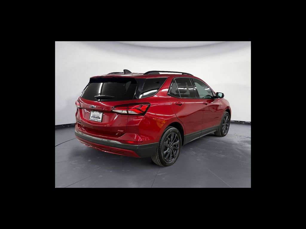 Used 2022 Chevrolet Equinox RS w/ Infotainment Package image 6