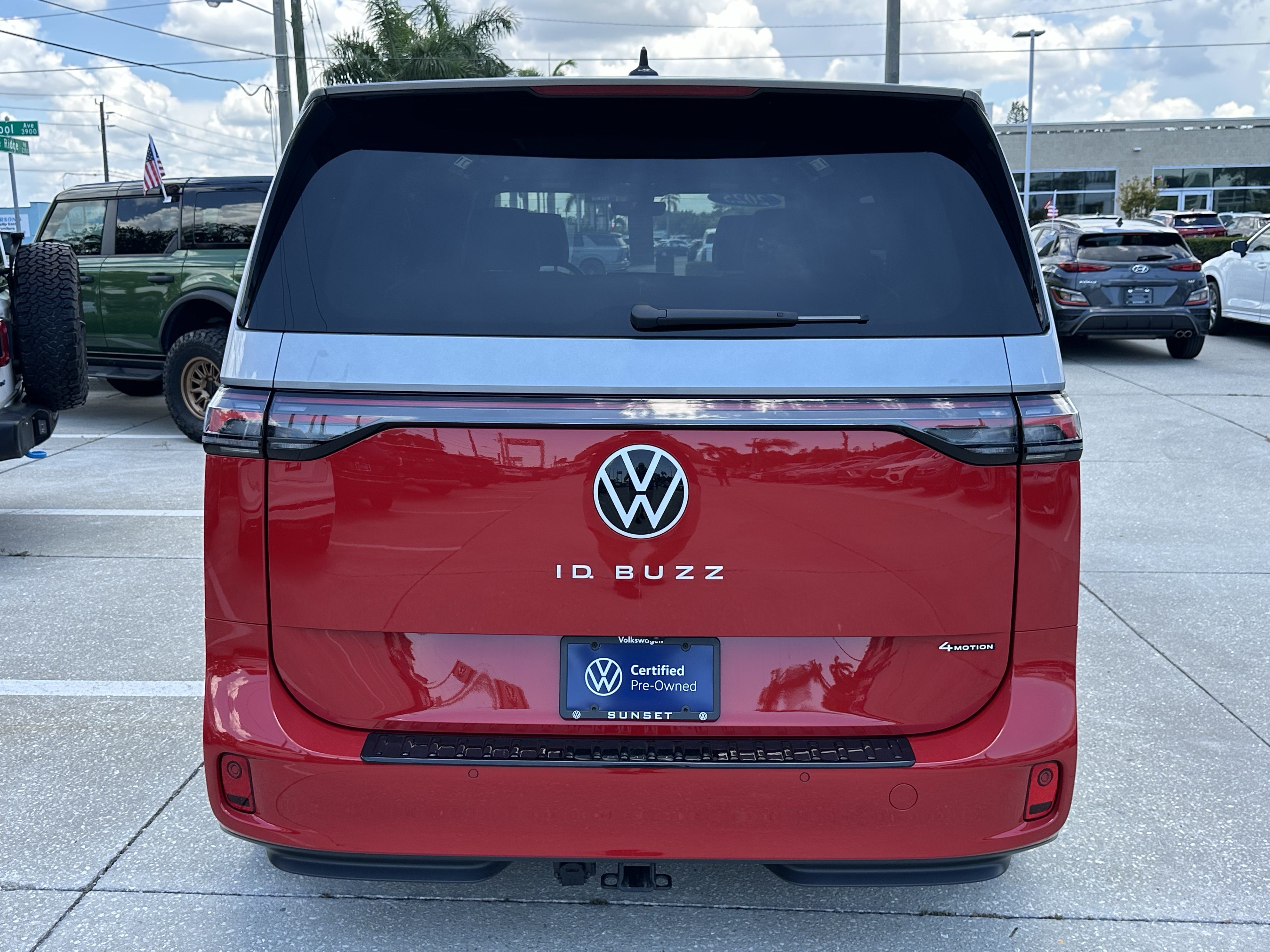 Certified 2025 Volkswagen ID. Buzz Pro S Plus AWD/4WD image 5
