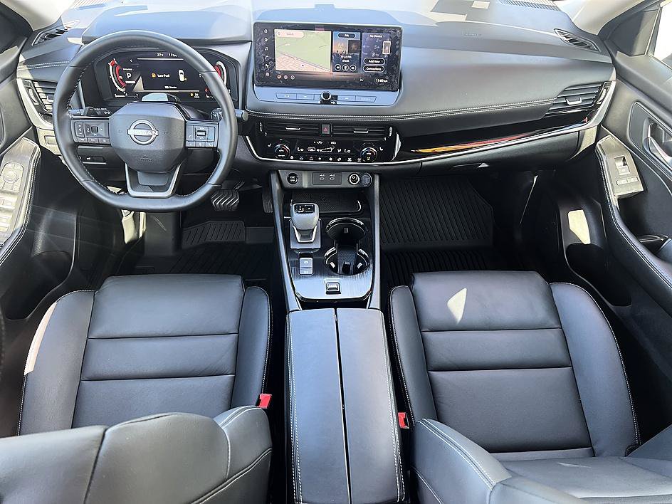 Certified 2025 Nissan Rogue SL w/ Tech Package FWD image 18