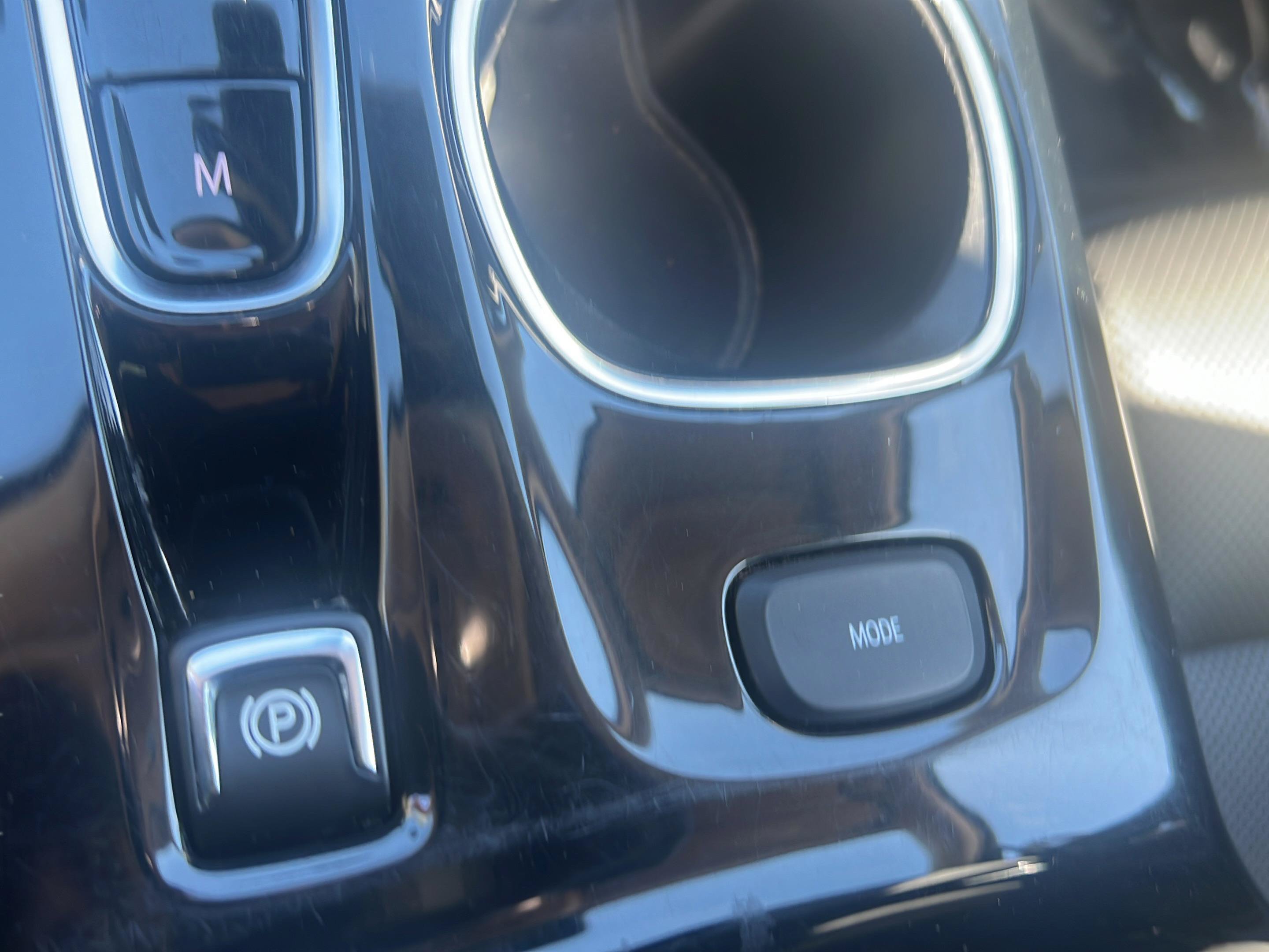 Used 2022 Buick Envision Essence w/ Technology Package I FWD image 19