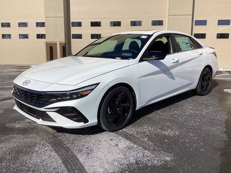 New 2026 Hyundai Elantra SEL Sport Premium FWD image 3