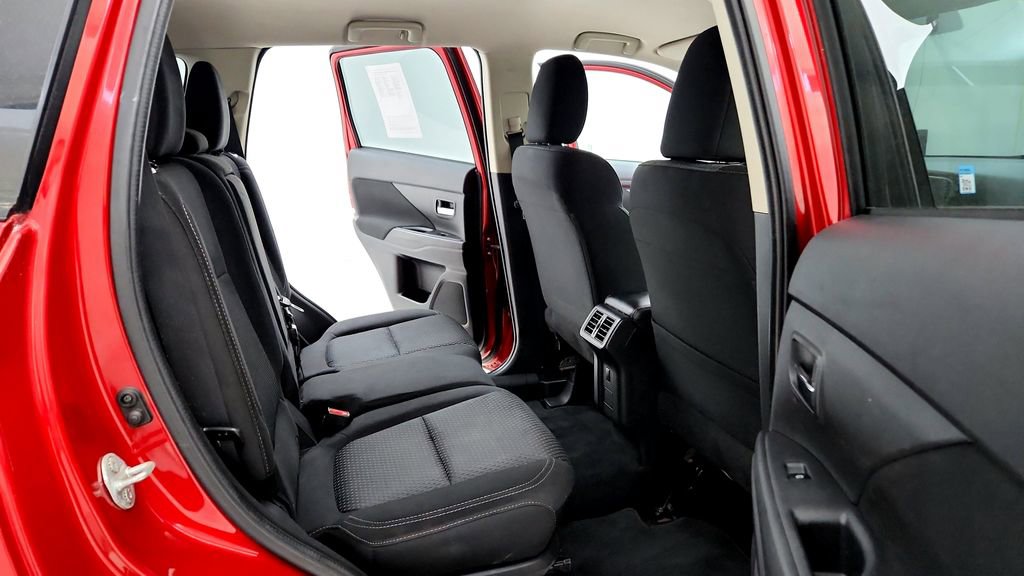 Used 2019 Mitsubishi Outlander ES AWD/4WD image 18