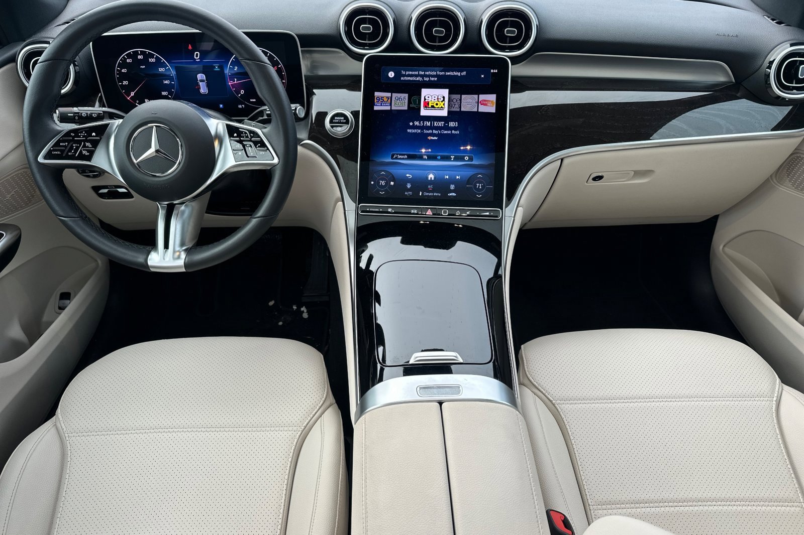 Used 2025 Mercedes-Benz GLC 300 4MATIC image 15