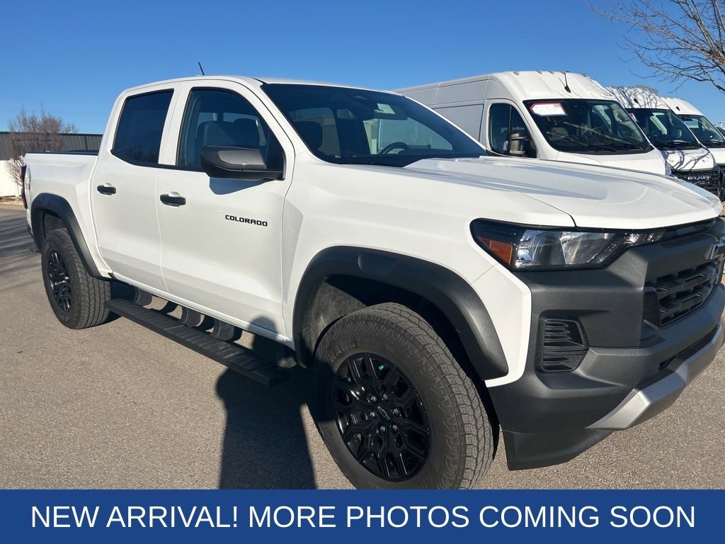 Used 2025 Chevrolet Colorado Trail Boss image 3