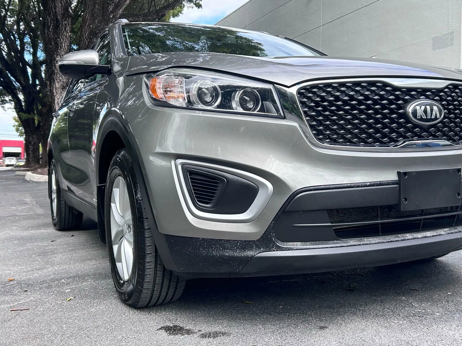 Used 2017 Kia Sorento LX w/ LX Convenience Package image 10