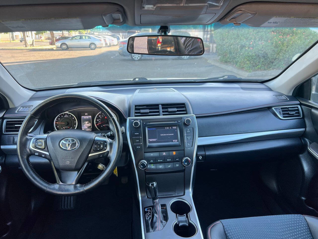 Used 2015 Toyota Camry SE image 10