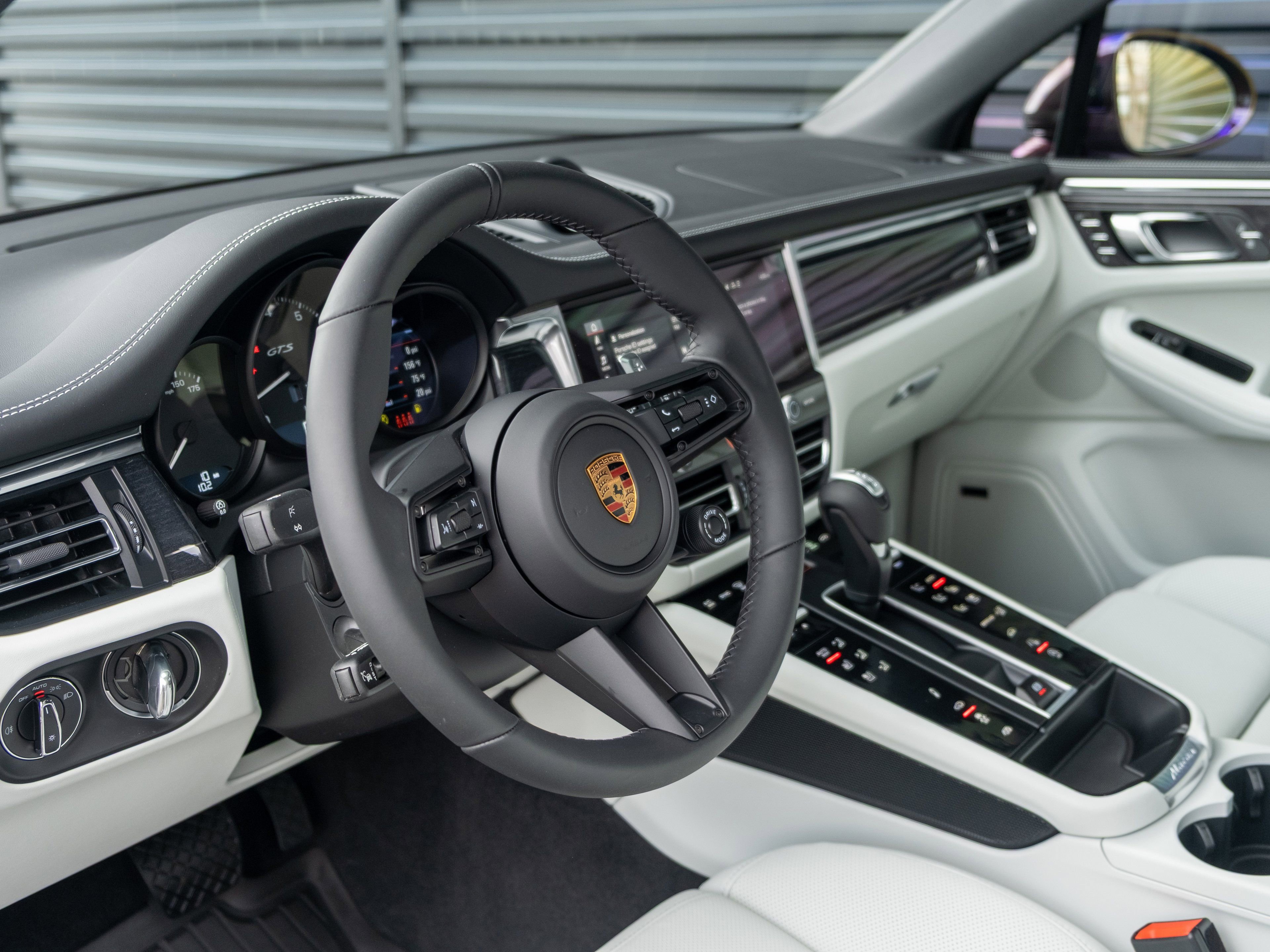 New 2026 Porsche Macan GTS AWD/4WD image 4