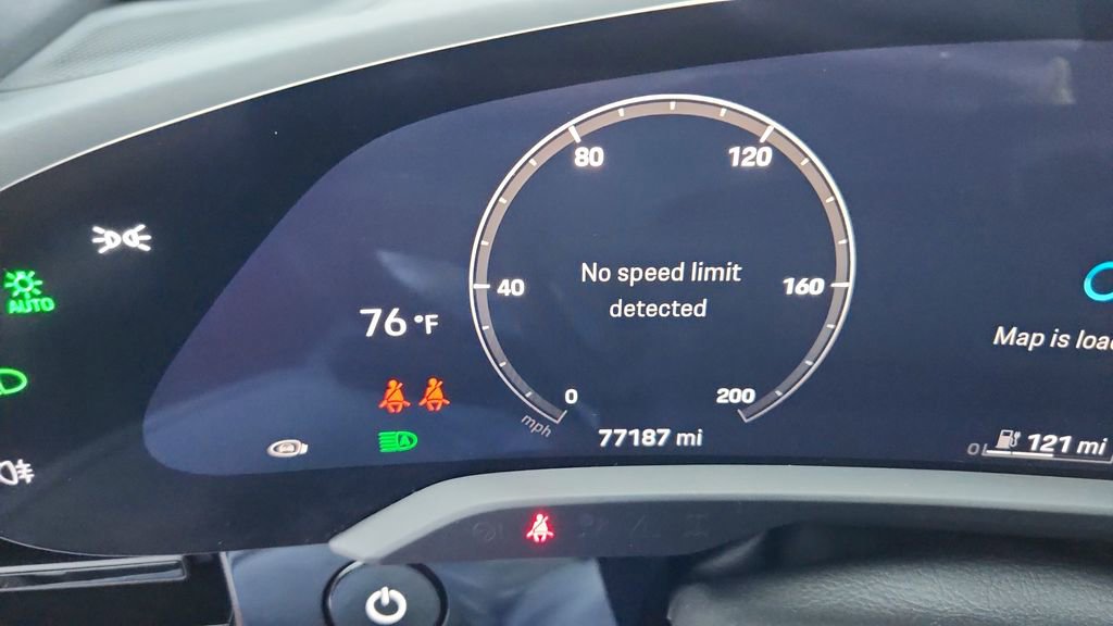 Used 2020 Porsche Taycan 4S w/ Premium Package image 20