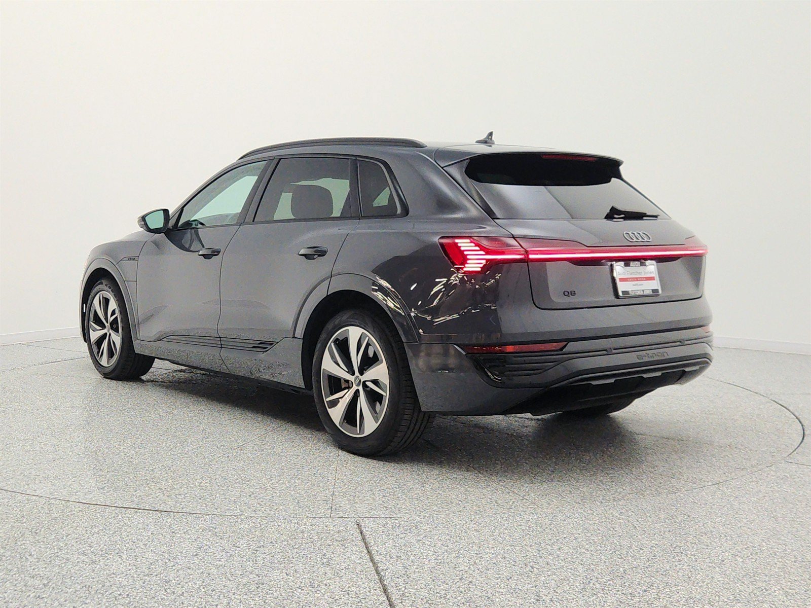 Used 2024 Audi Q8 e-tron Premium AWD/4WD image 7