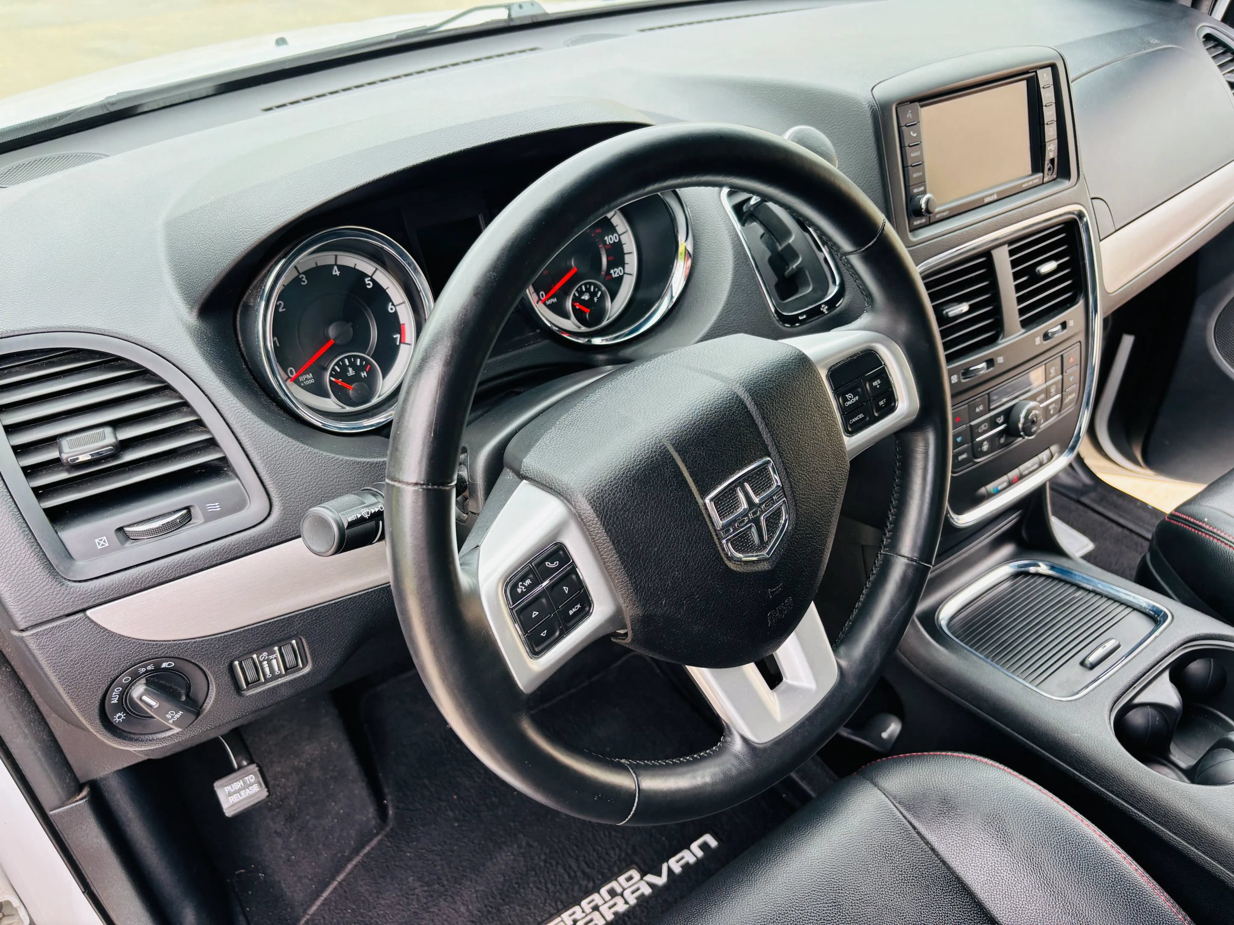 Used 2019 Dodge Grand Caravan GT FWD image 19
