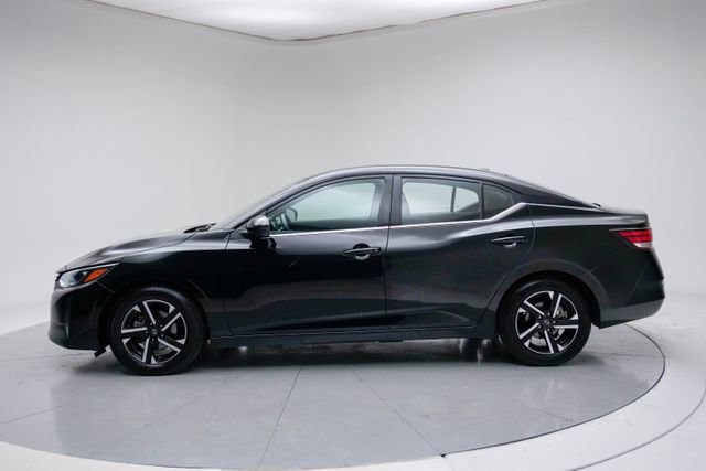 Used 2024 Nissan Sentra SV FWD image 2