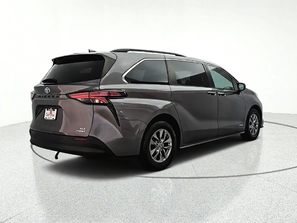 Used 2021 Toyota Sienna XLE w/ XLE Plus Package FWD image 7