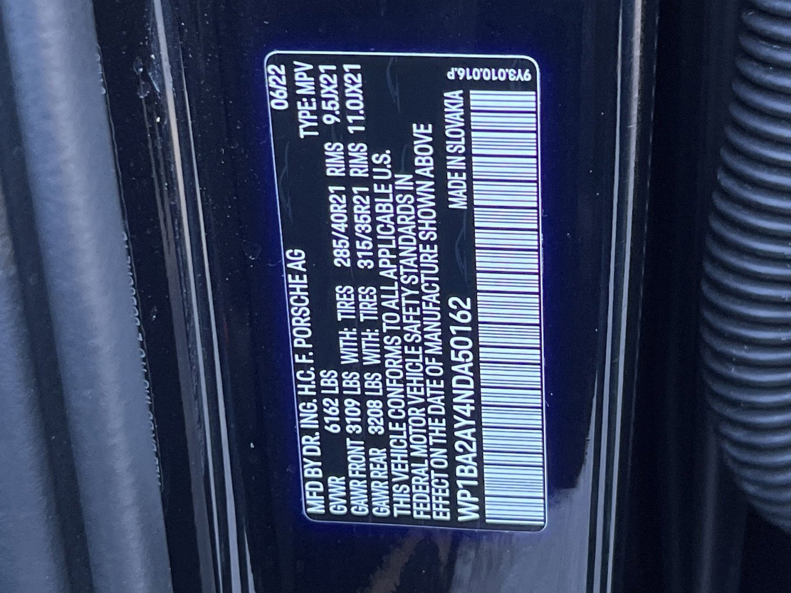 Used 2022 Porsche Cayenne Platinum Edition image 36