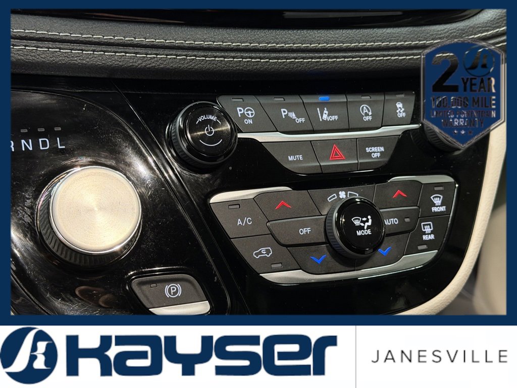 Used 2022 Chrysler Pacifica Touring-L w/ Uconnect Theater Family Group image 22