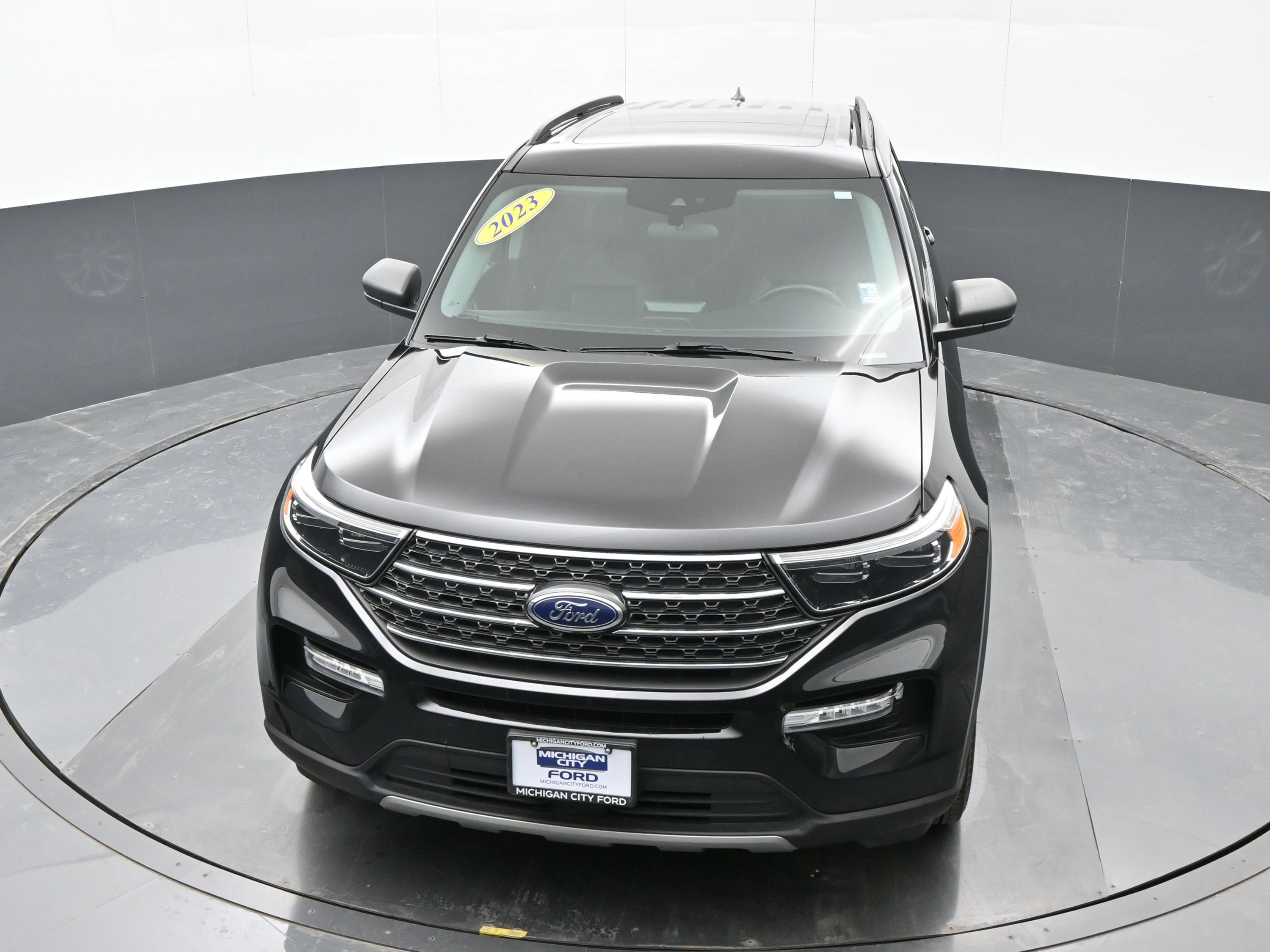 Used 2023 Ford Explorer XLT w/ Equipment Group 202A image 33