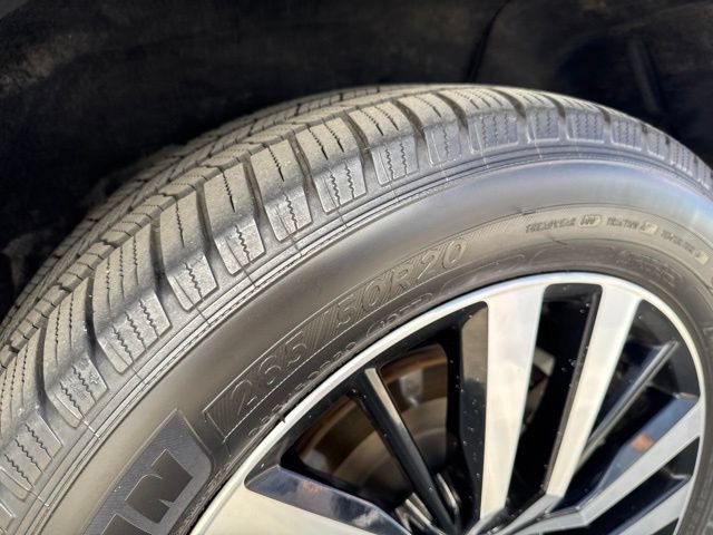 Used 2023 Nissan Pathfinder Platinum AWD/4WD image 15
