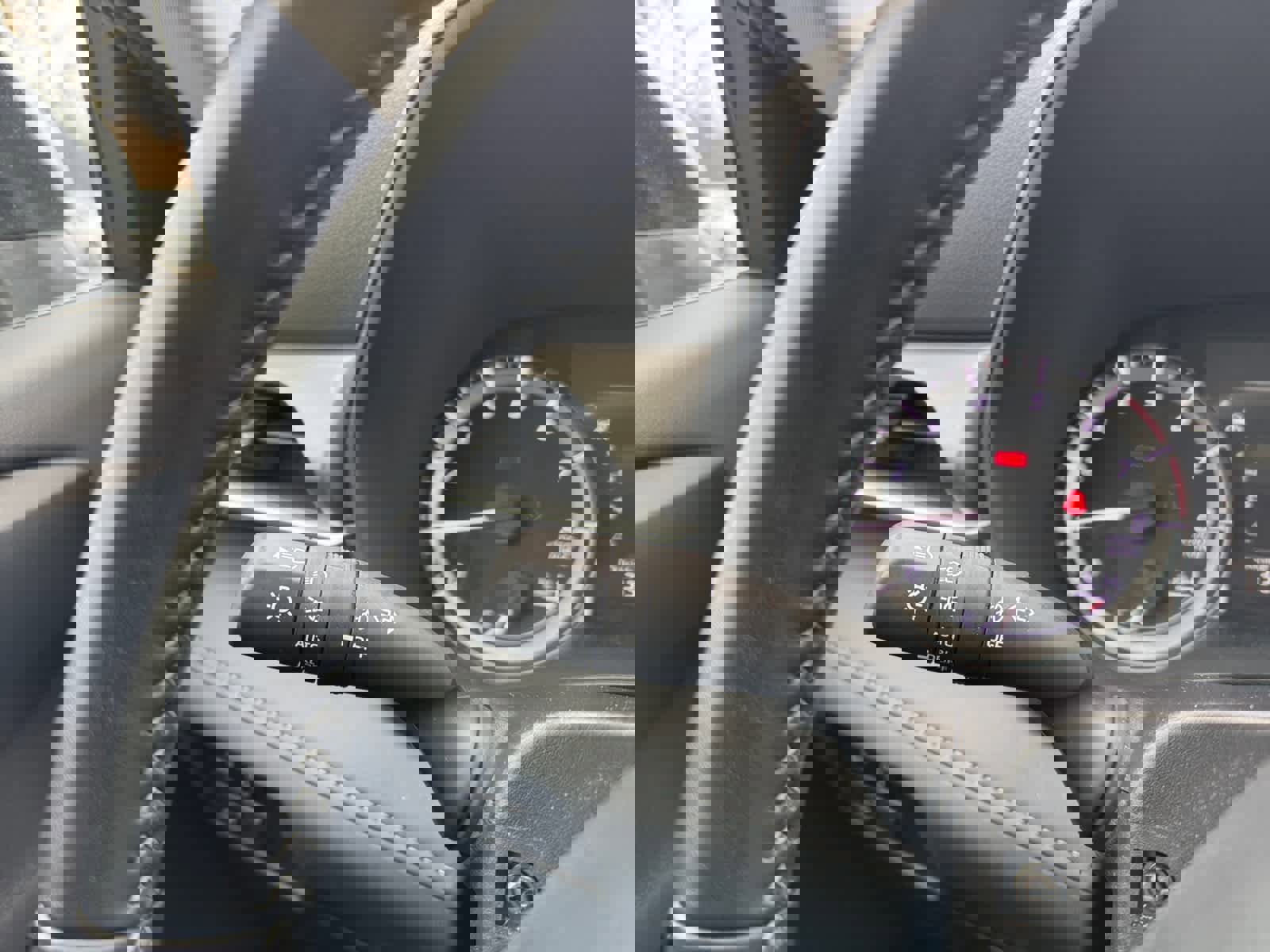 Used 2025 Toyota Highlander LE image 20