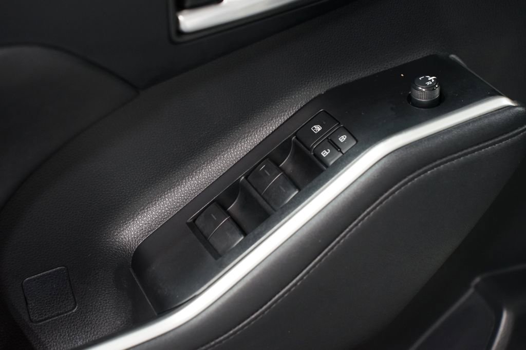 Used 2023 Toyota Highlander XLE image 32