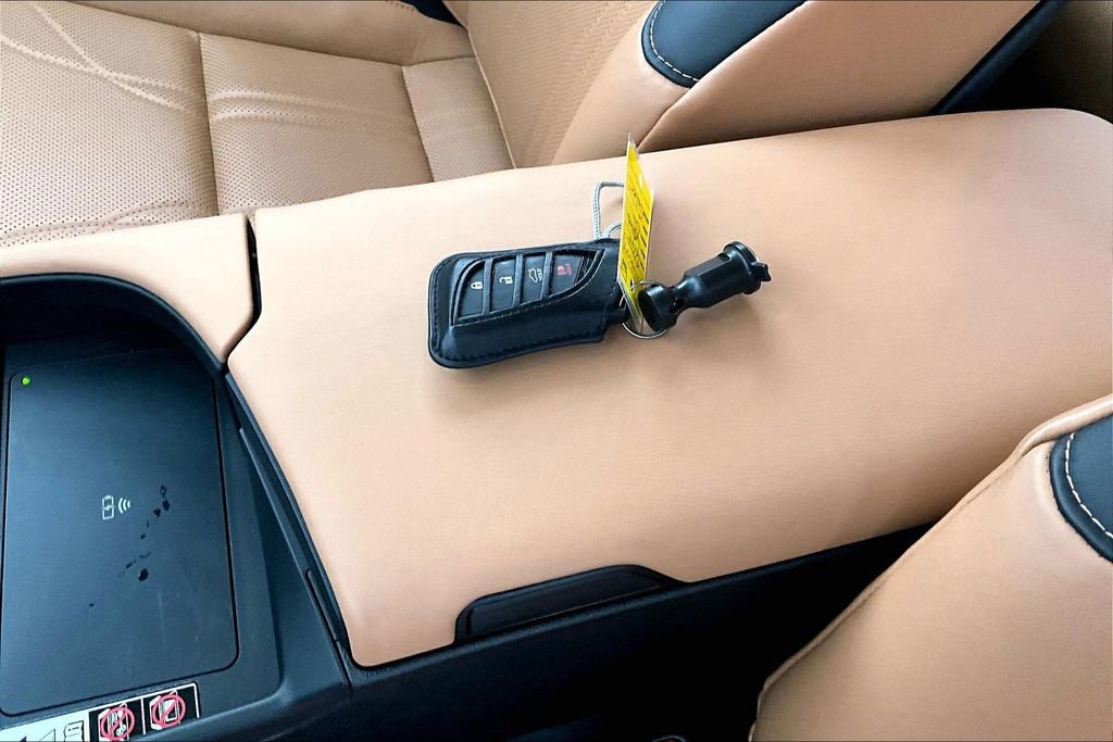 Used 2024 Lexus ES 350 Ultra Luxury image 13