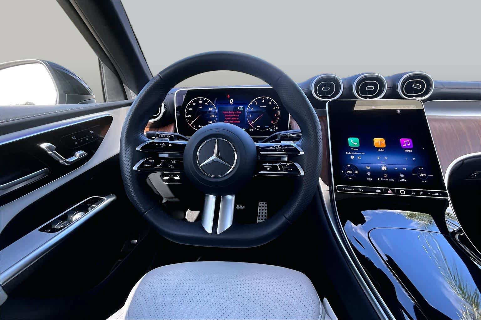 Used 2025 Mercedes-Benz GLC 300 4MATIC image 6