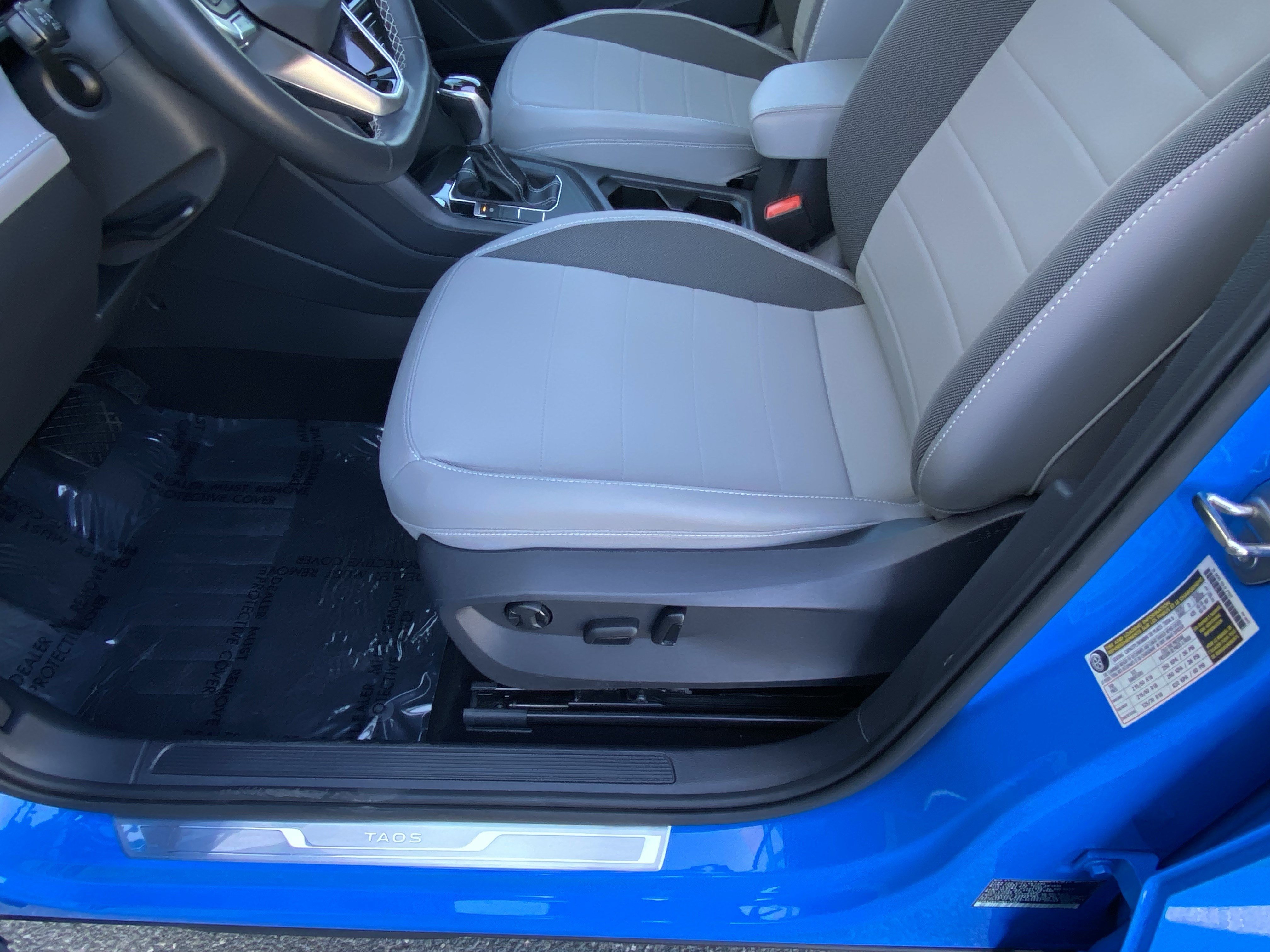 Certified 2023 Volkswagen Taos SE w/ Panoramic Sunroof Package FWD image 13