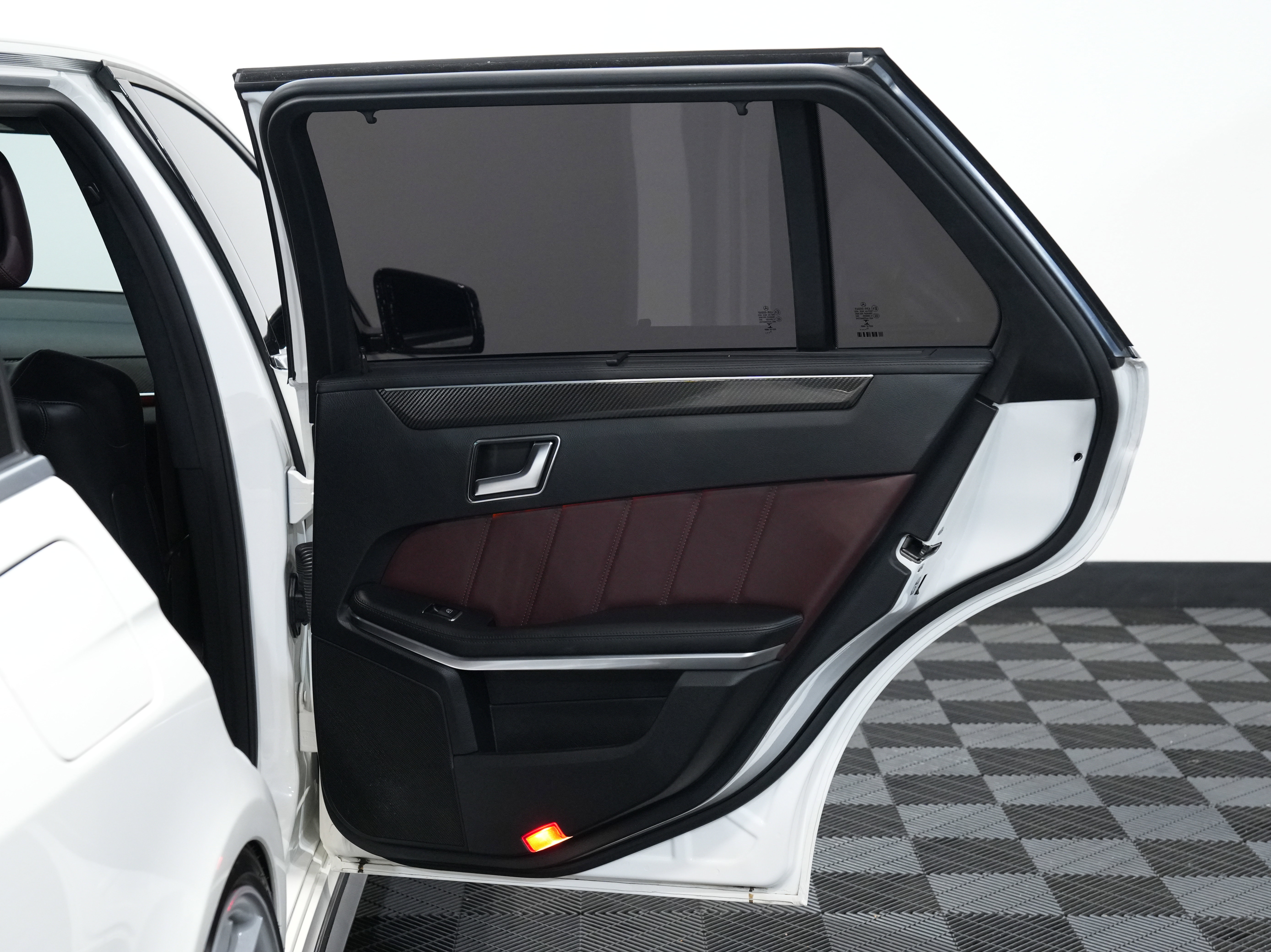 Used 2014 Mercedes-Benz E 63 AMG S-Model image 34