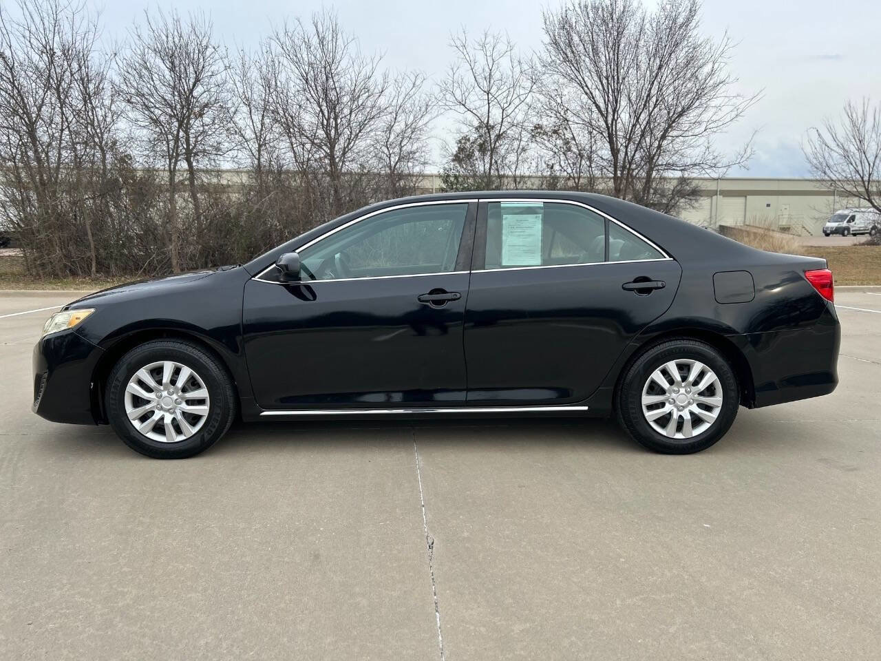 Used 2012 Toyota Camry LE image 9