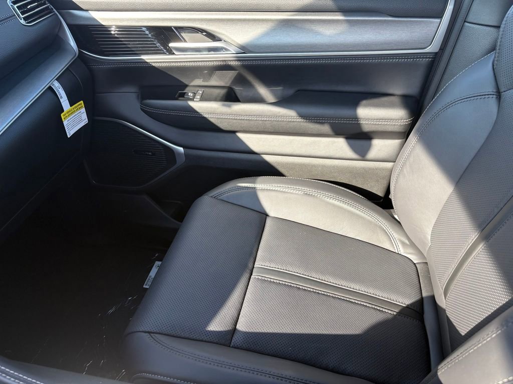 New 2025 Jeep Wagoneer Series II image 30