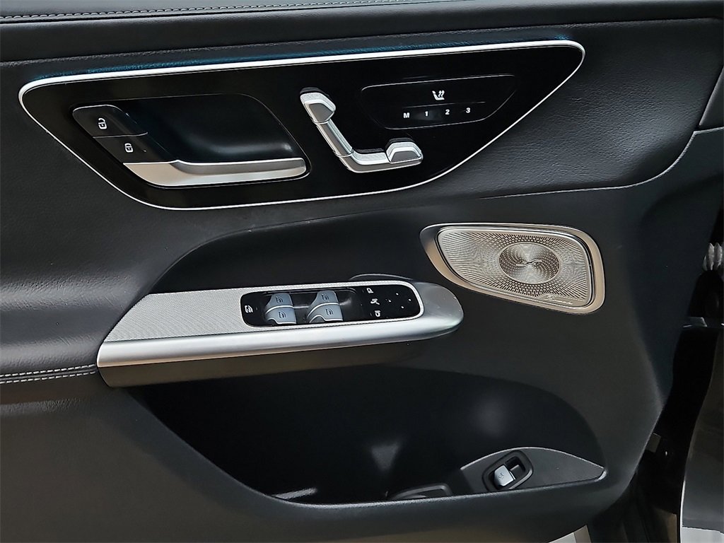 Used 2024 Mercedes-Benz GLC 300 4MATIC image 22