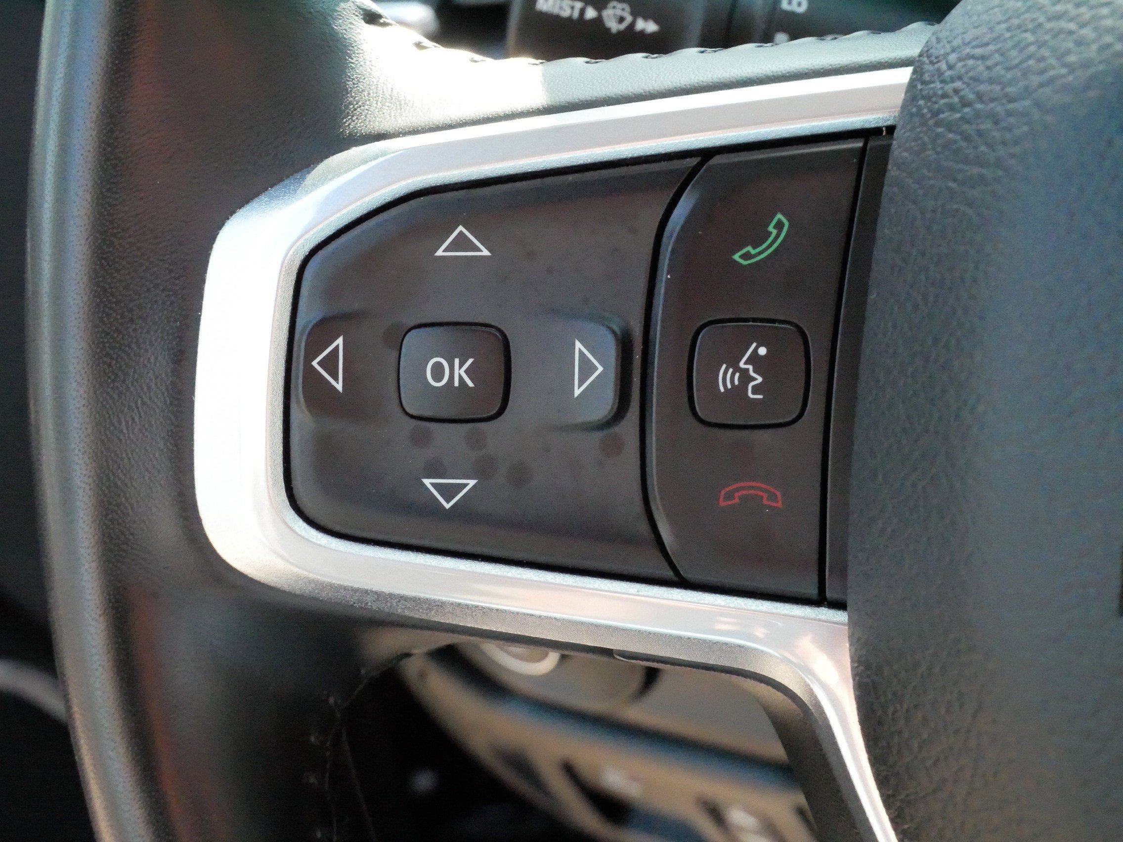 Used 2021 RAM 1500 Laramie AWD/4WD image 25
