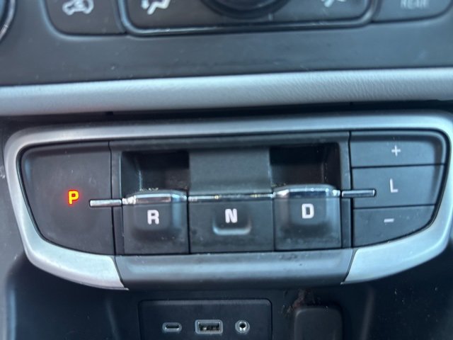 Used 2023 GMC Terrain SLE w/ Driver Convenience Package image 25