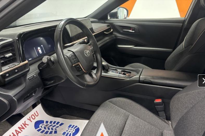 Used 2023 Toyota Crown XLE image 9