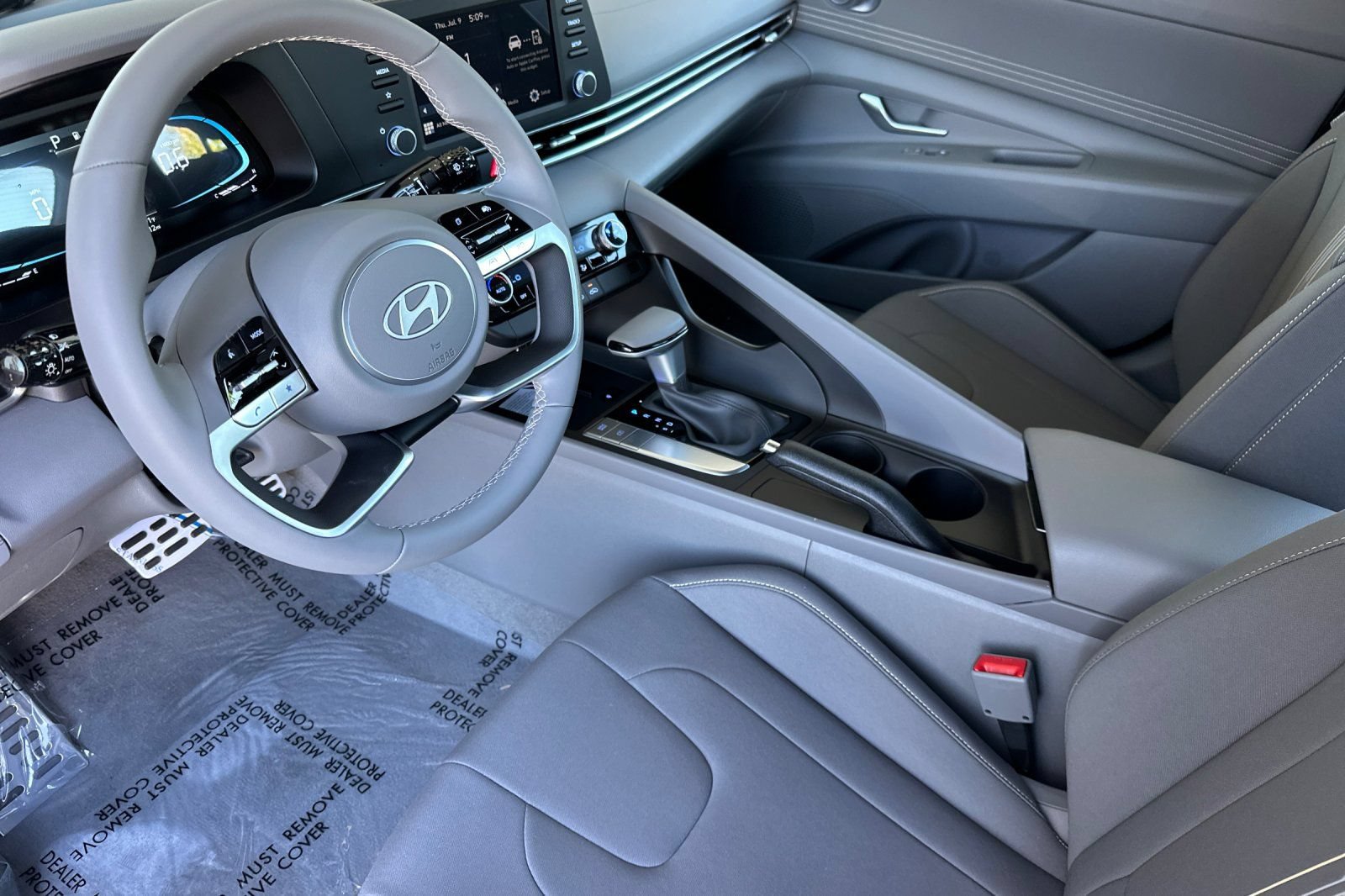 New 2026 Hyundai Elantra SEL Sport FWD image 9