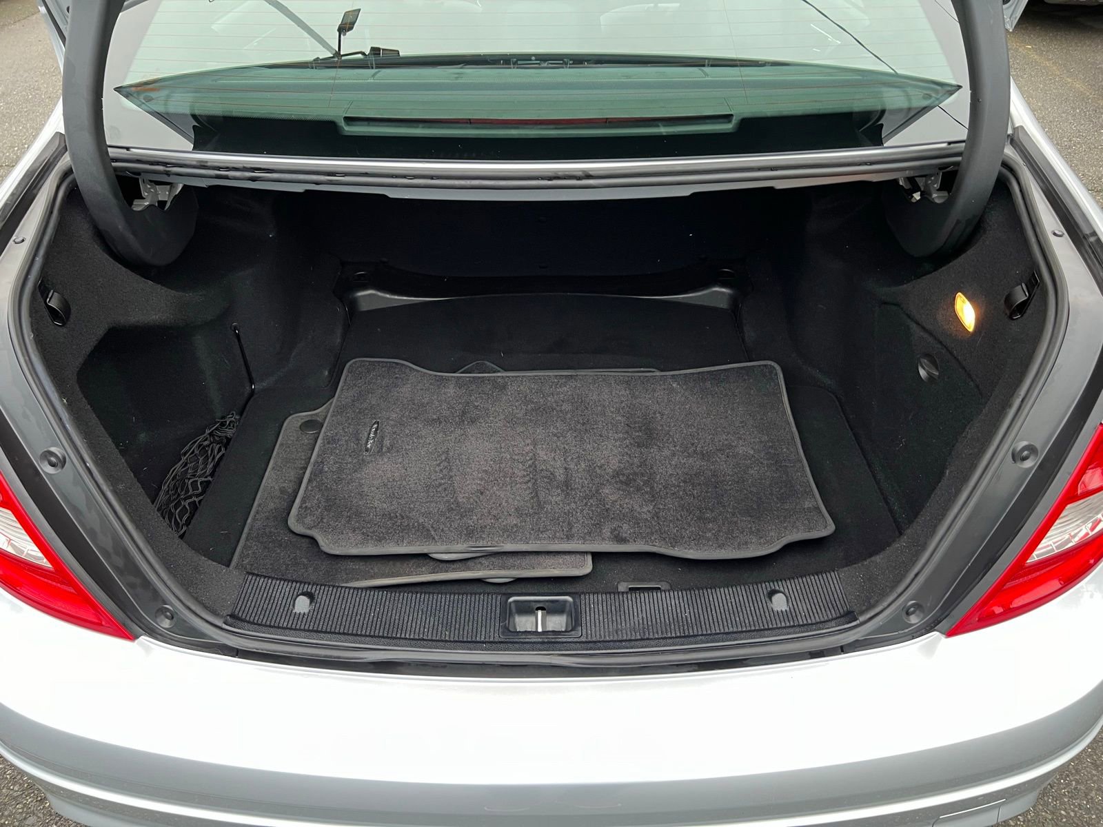 Used 2008 Mercedes-Benz C 300 Sedan image 9