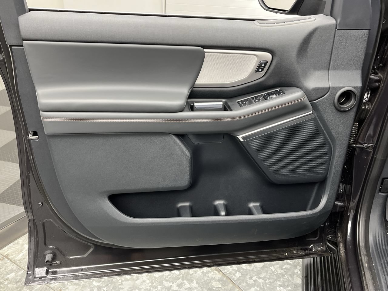 New 2025 Ford Expedition Max Active AWD/4WD image 9