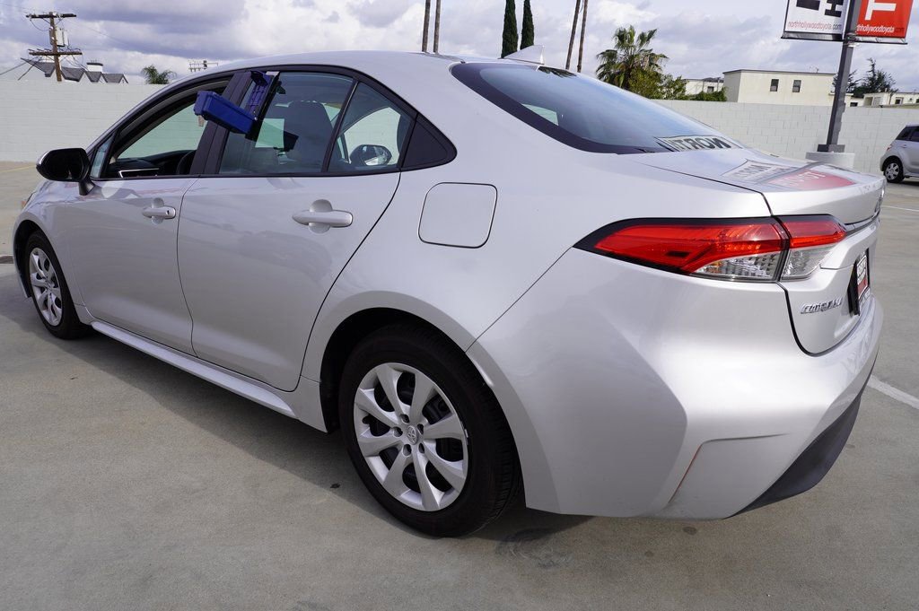 Certified 2025 Toyota Corolla LE image 3