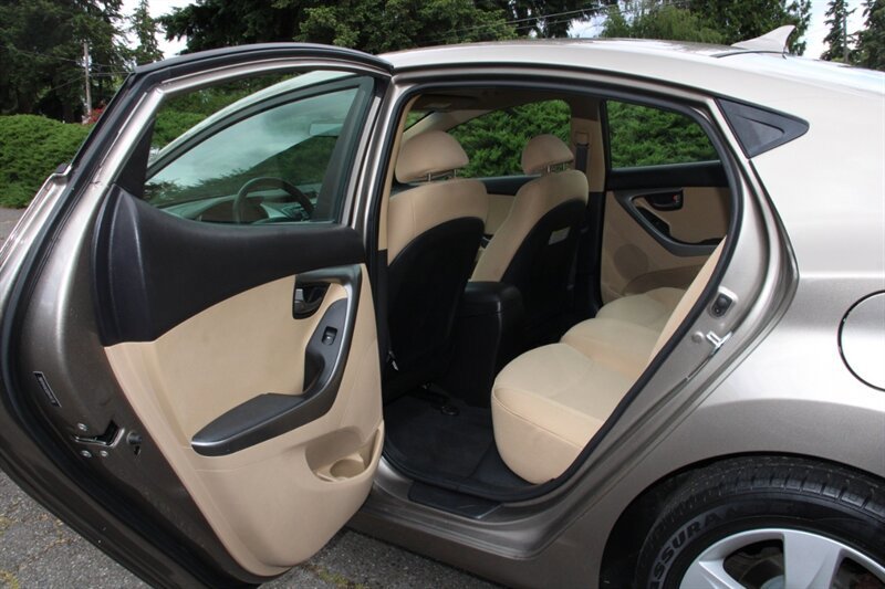 Used 2013 Hyundai Elantra GLS FWD image 14