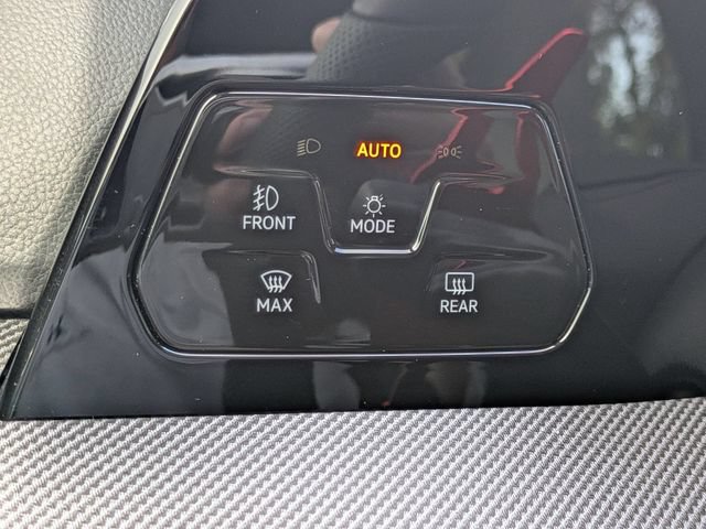 Used 2026 Volkswagen GTI SE FWD image 27