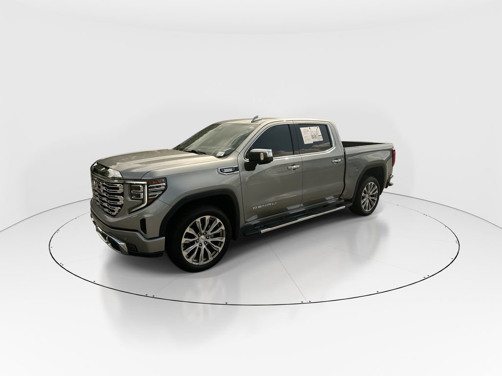 Used 2024 GMC Sierra 1500 Denali w/ Technology Package AWD/4WD image 4