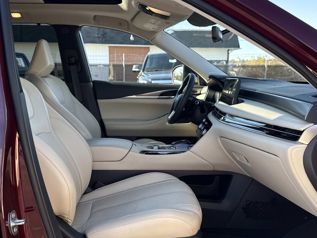 Certified 2022 INFINITI QX60 Luxe w/ Vision Package image 19