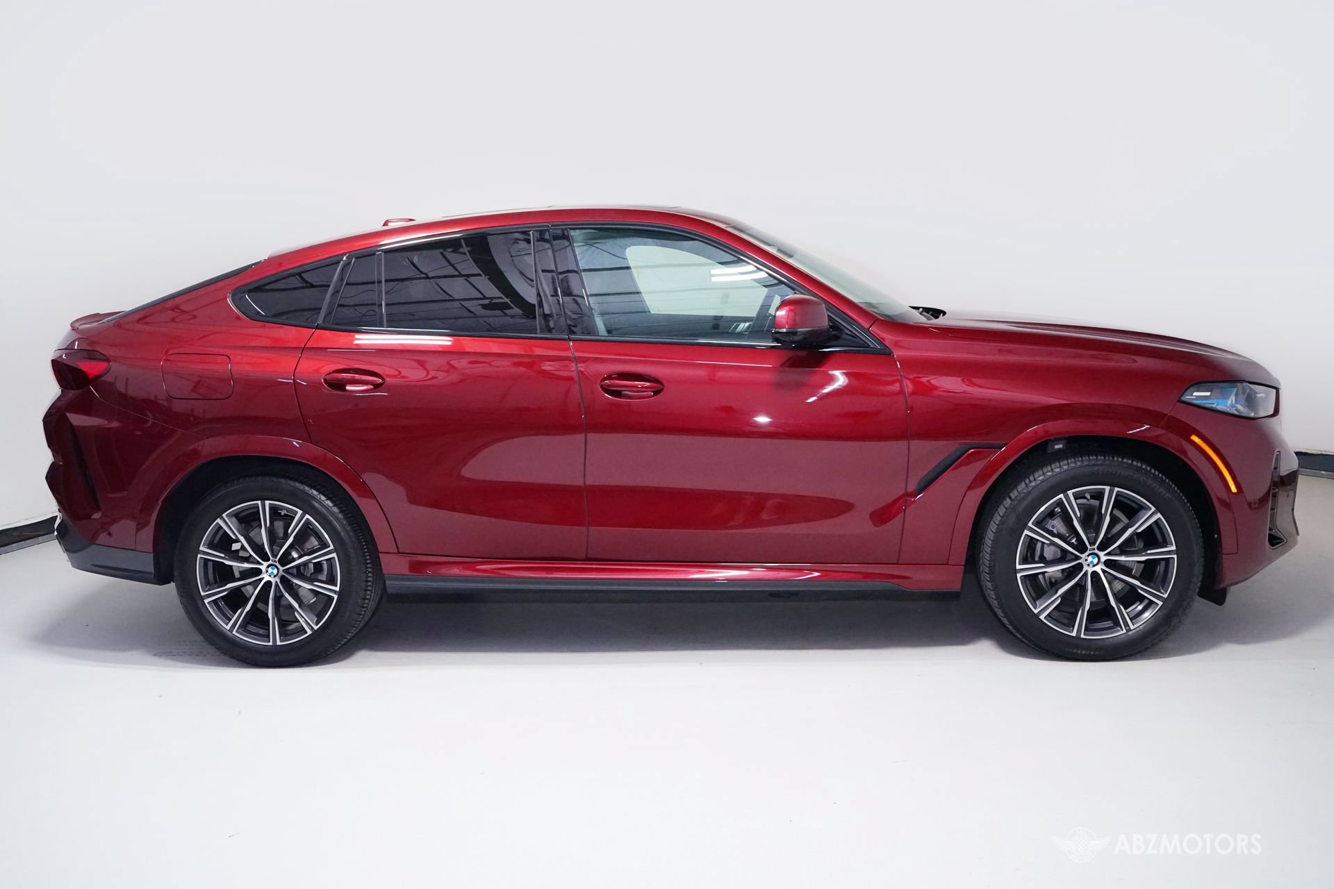Used 2026 BMW X6 xDrive40i AWD/4WD image 3