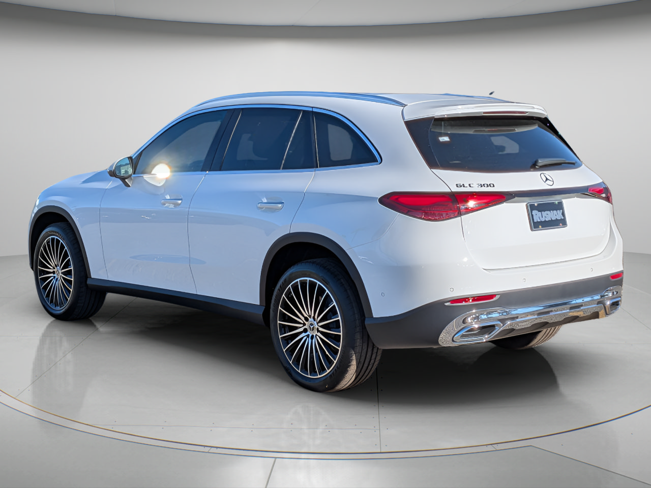 New 2027 Mercedes-Benz GLC 300 image 2