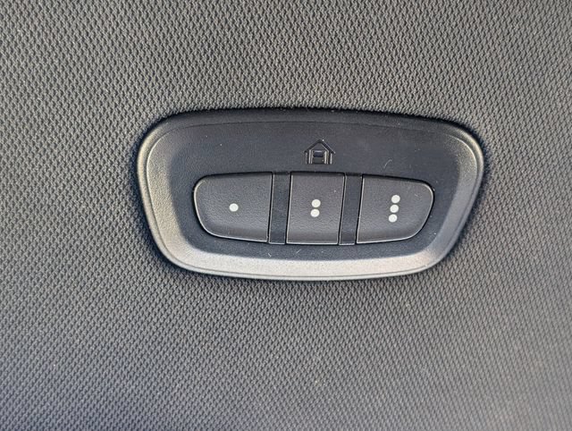 Used 2024 Jeep Wagoneer L Series II RWD image 15
